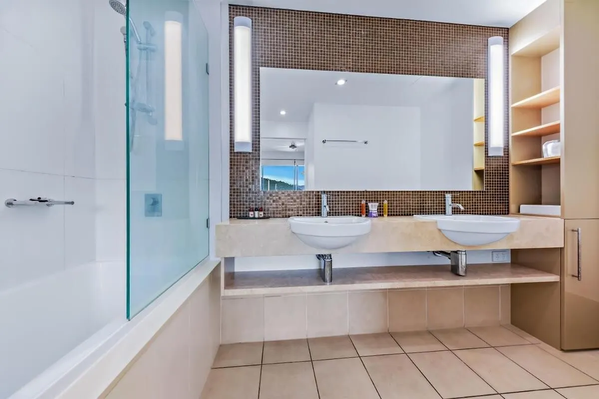 Marina Living With Views And More Airlie Beach 0*,