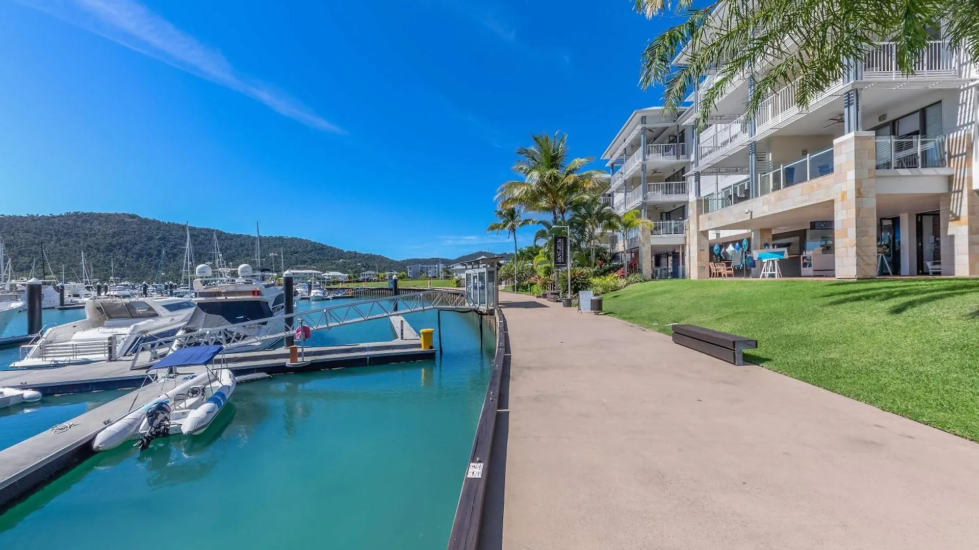 Marina Living With Views And More Airlie Beach Australie