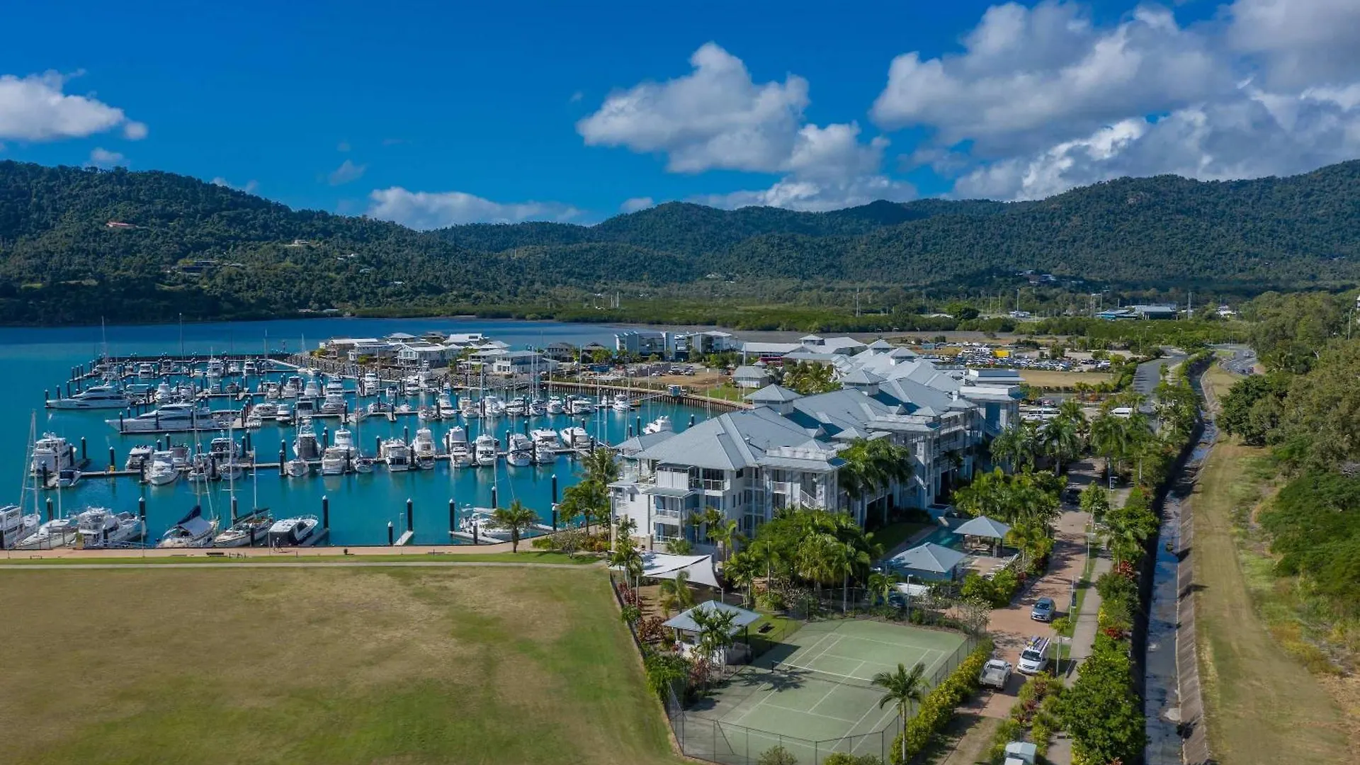 Marina Living With Views And More Airlie Beach 0*,  Australie