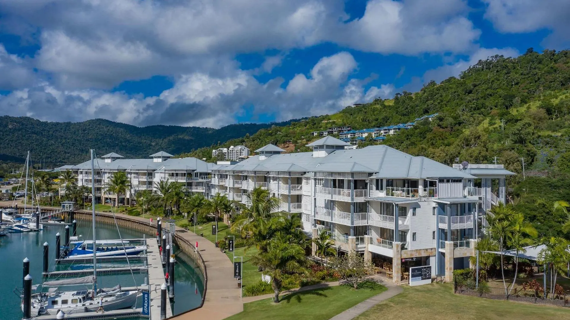 Marina Living With Views And More Airlie Beach Appartement